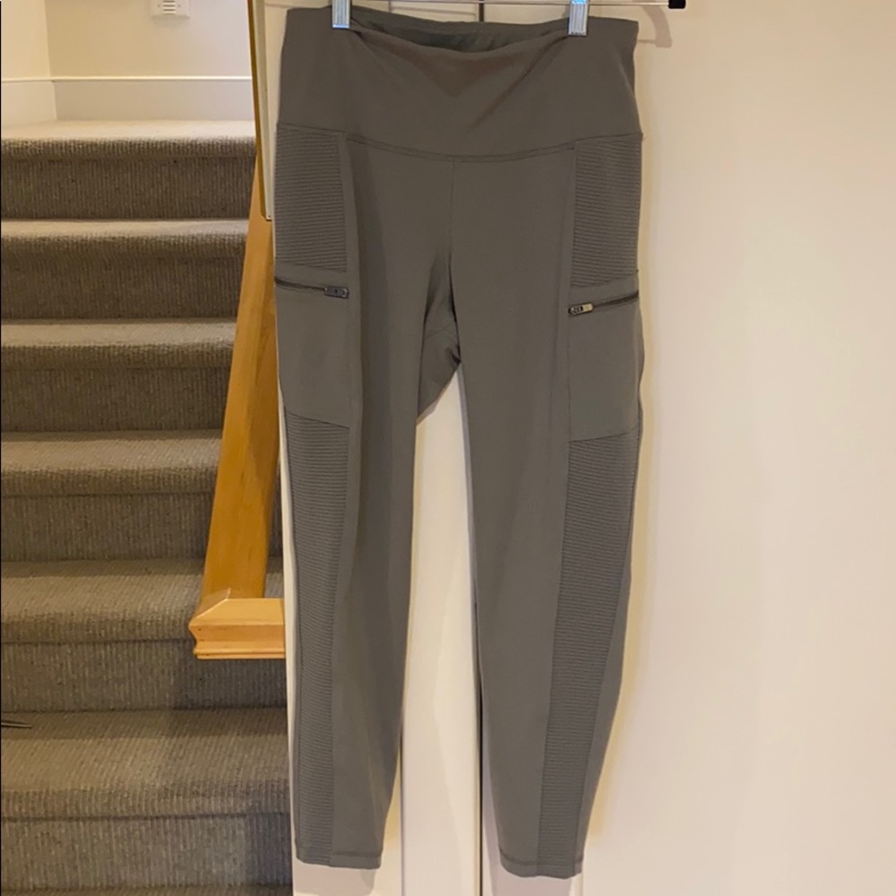 EUC Old Navy Active Wear Leggings